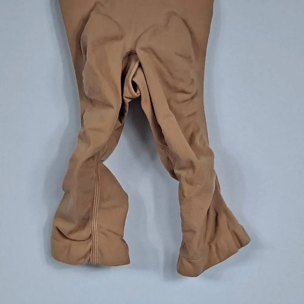 Skims Sculpting shapewear bottom Nwot‎